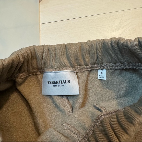 🤎 NWT fear of god essentials fog sweat shorts harvest brown medium 8 kids - Picture 4 of 5